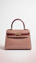 Strukturierte Satchel mit Krokoprägung und Top-Handle